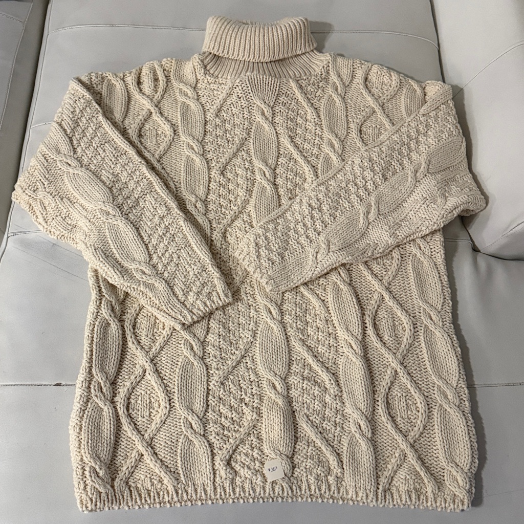 Nwt Bergdorf Goodman On The Plaza Vintage Cream Cable Knit Turtleneck Sweater M — image 4 of 7